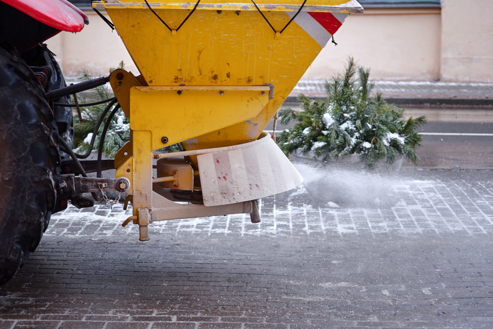 salt-spreader-ice-removal