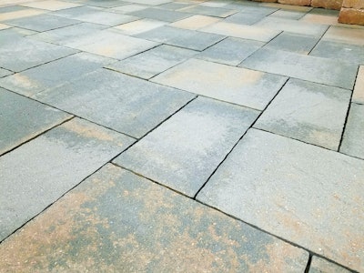 Slatestone Grande Photo: Willow Creek Paving Stones