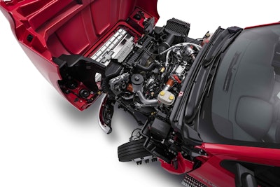 Easy to Service: the Chevrolet Silverado features a lightweight, front-hinged “clamshell” hood, combined with a 50-degree wheel cut, allows easy “walk up” access to under-hood components.