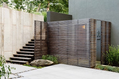 Landscape architecture by Anna Boeschenstein/groundedllc.com. Architecture by Formwork Photo: Lincoln Barbour
