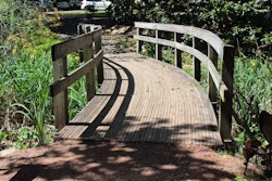 AU-memory-garden-bridge
