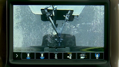 Part of the Advanced Trailering System, Hitch Guidance with Hitch View adds dynamic backing guidelines to the Rear Vision Camera system to help customers line up their hitch.