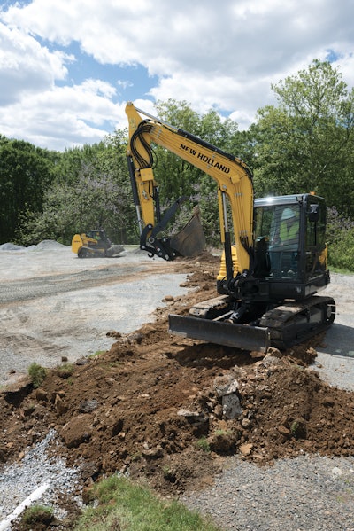 E57C CTL Photo: New Holland