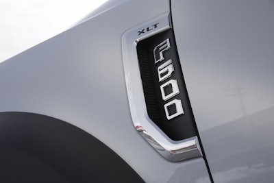 F-600 chassis cab XLT side details