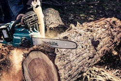 Makita-battery-chainsaw