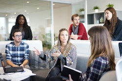 casual-business-meeting