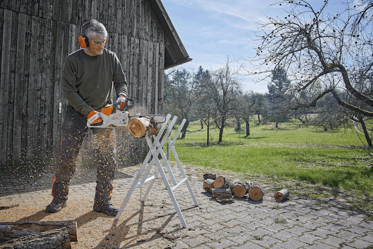 Stihl Expands Its Gas And Battery Powered Chain Saw Offerings And More At Gie Total Landscape Care