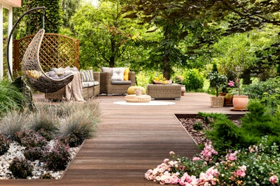 wooden-deck-healing-garden