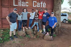 giving-back-tanzania-group-picture