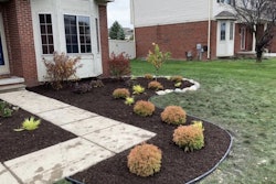 mulch-installation-front-yard-landscape