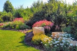botanical-garden-hardscaping-stones