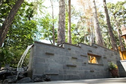 hardscape-pondless-waterfall-retaining-wall