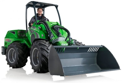 avant 800 series compact loader with bucket attachment