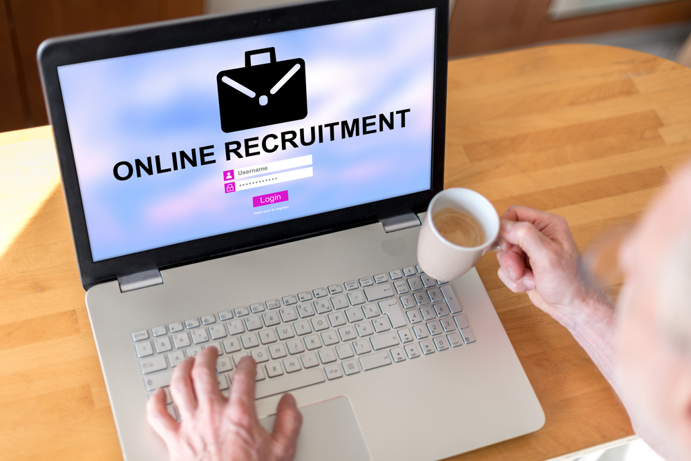 laptop-online-recruitment
