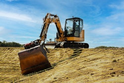 Cat_Grade_for_Mini_Excavators.619e9e445acd9.jpg