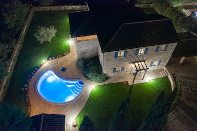 7 Great Benefis of Pool Lights