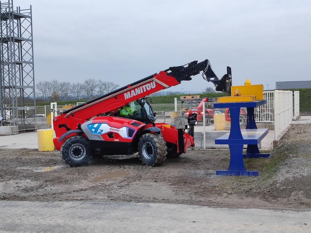 Manitou reveals its first hydrogen telehandler prototype | Total ...
