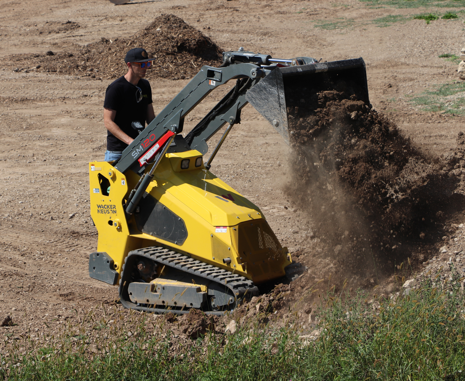 Wacker Neuson Rolls Out 2 New Mini Skid Steers In SM Series | Total ...