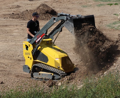 Wacker Neuson SM120 in action