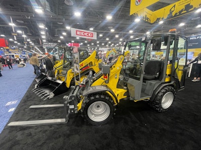 Wacker Neuson WL250 compact articulated wheel loader