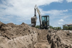 bobcat e35 excavator digging trench