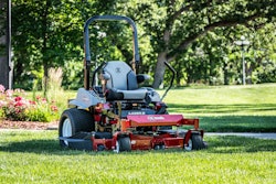 Exmark Lazer Z E-Series mower