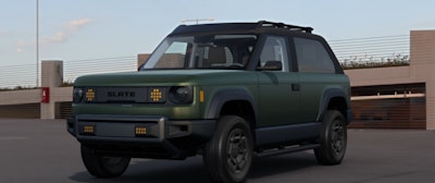 Un aperçu de la façon dont la rédactrice en chef Jordanne Waldschmidt personnaliserait son camion en ardoise - avec un kit SUV, des jantes et des lumières améliorées, des planches de course, une grille de toit, des poussées d'ailes et plus encore.