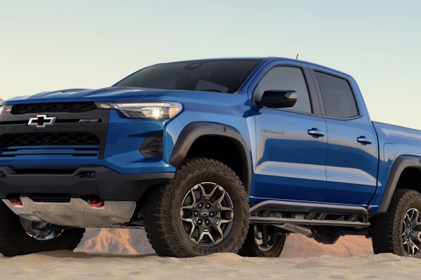 2026 Chevrolet Colorado ZR2 in reef blue metalic.