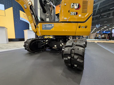 The undercarriage can be retracted to 29 inches or expanded to 44 inches.