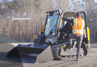 The 250T features JCB's side-door entry and single-arm boom for increased safety and operator visibility.