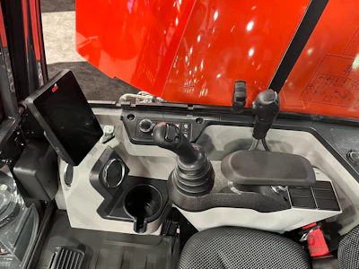 Controls in the Kioti MX 570A