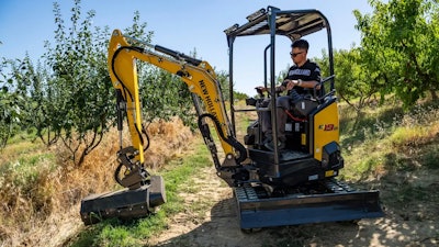 New Holland E19d Mini Excavator