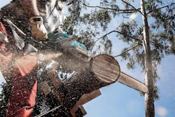 Makita Gcu08 E Action Shot 4