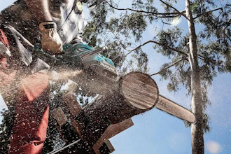 Makita Gcu08 E Action Shot 4