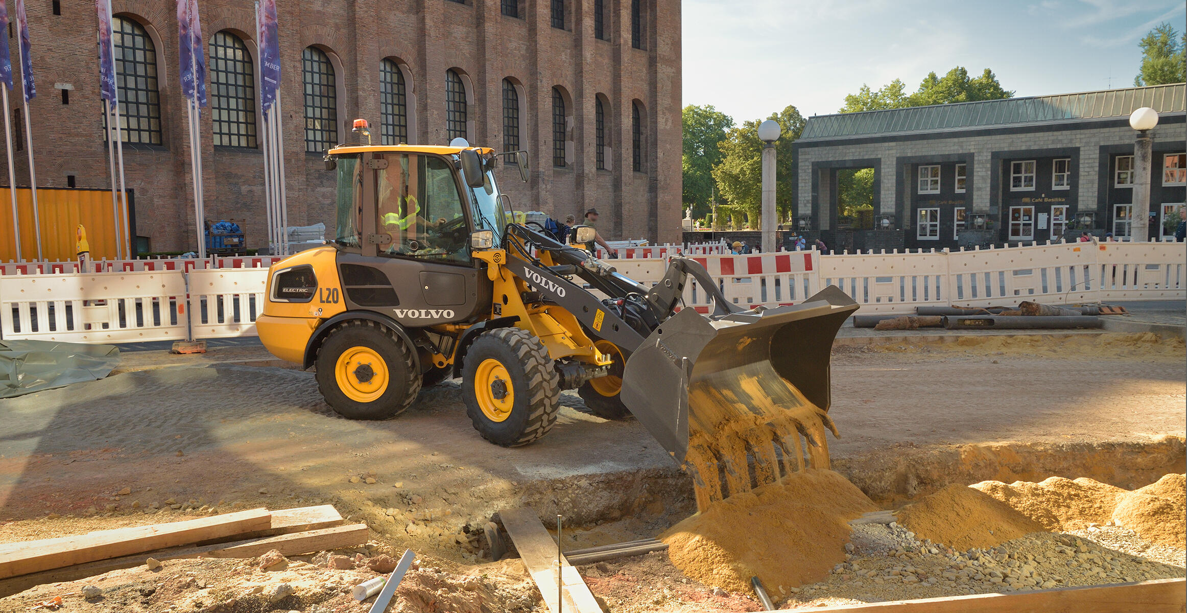 Volvo's new L20 Electric compact wheel loader gets 21% more battery capacity for longer runtime.