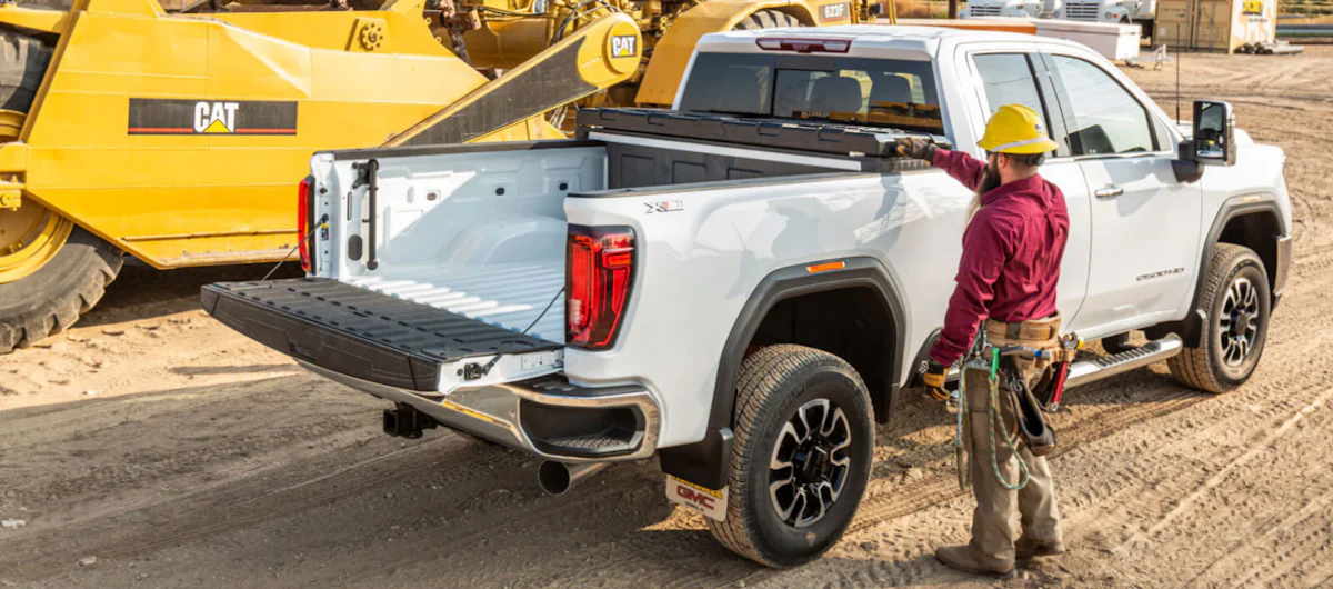 Must-have pickup truck bed accessories for contractors