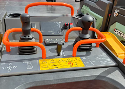 SDLG STR1000H controls